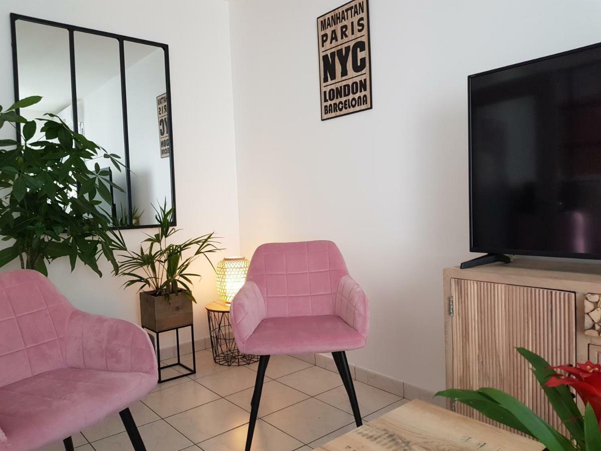 Le Pompidou T2 Pour 2 A 4 Pers Avec Parking Prive & Balcon Place Ney Angers Bagian luar foto